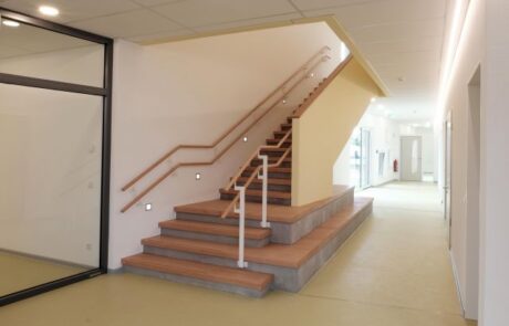 4-1472804896-kicis_pr_Treppe_gross