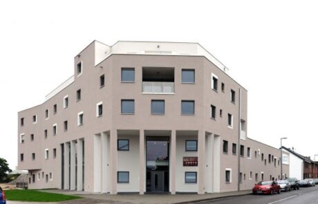94-1480591170-KiCiS_aussen_eingang_gross